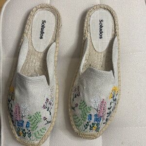 Soludos Women's Floral Embroidered Espadrilles - Cream